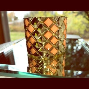 Stretch bracelet in rich coral color and gold tone